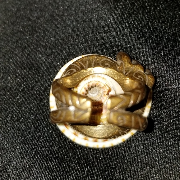 Costume Jewelry seashell design ring - Picture 5 of 12